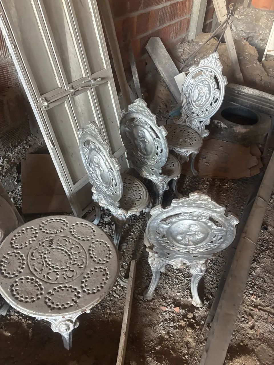 Conjunto de mesa,cadeiras de ferro