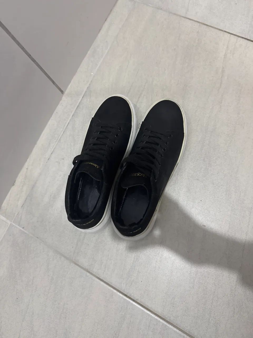 Tênis alexander mcqueen usado