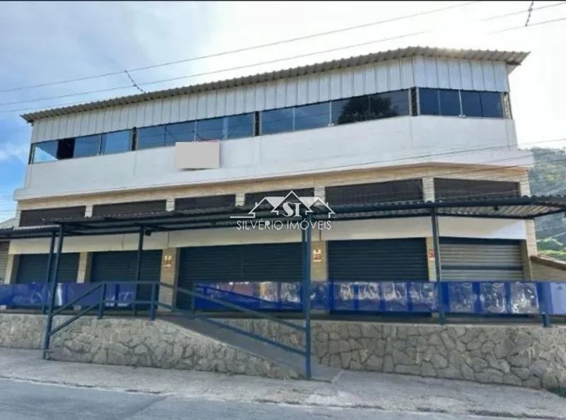 Loja- Petrópolis, Corrêas