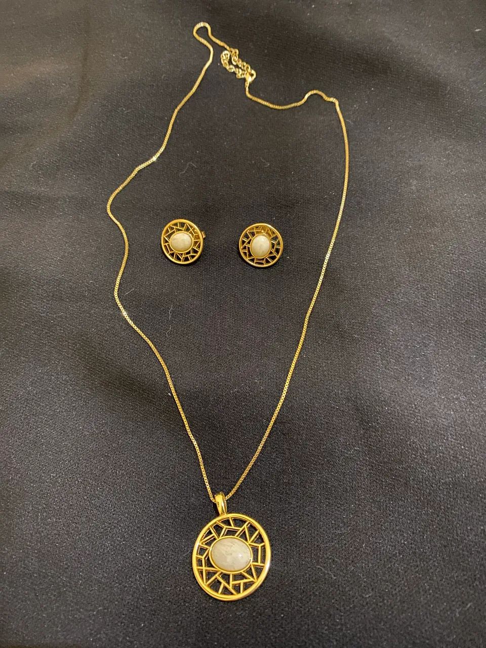 Conjunto cordão e brinco semijoias  - Foto 2