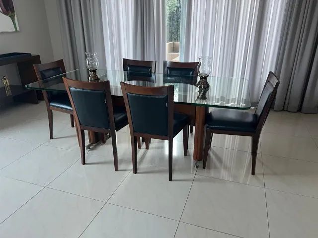 Mesa de jantar de seis lugares