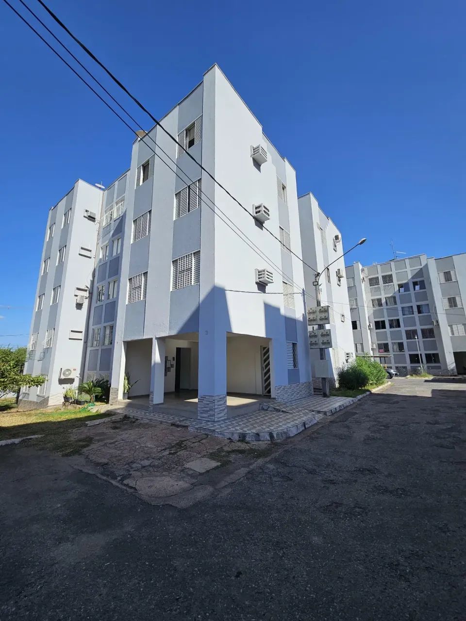 Aluga-se apartamento 3 quartos no terra nova