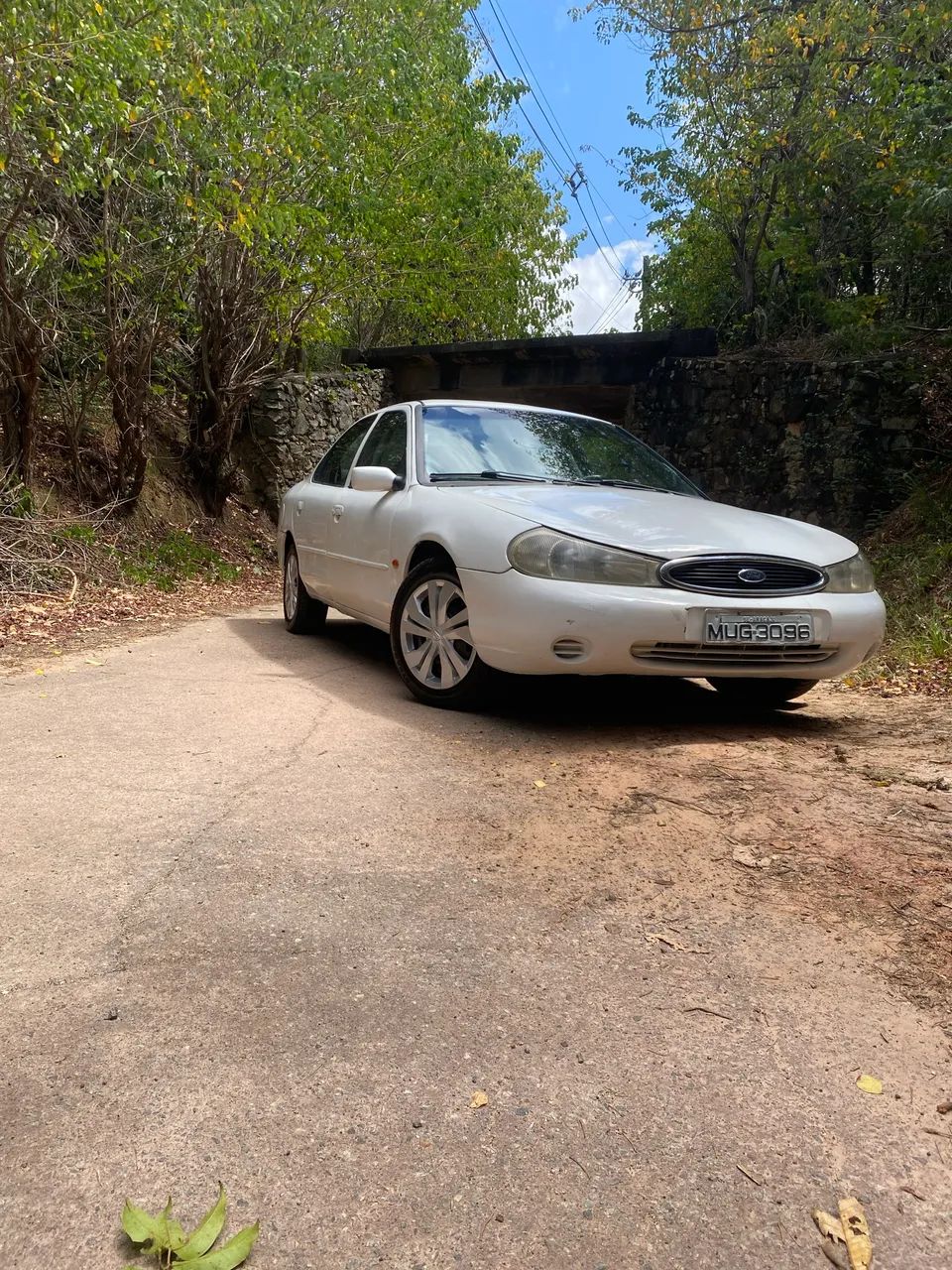 Ford Mondeo CLX 2.0i 4P MEC 1997