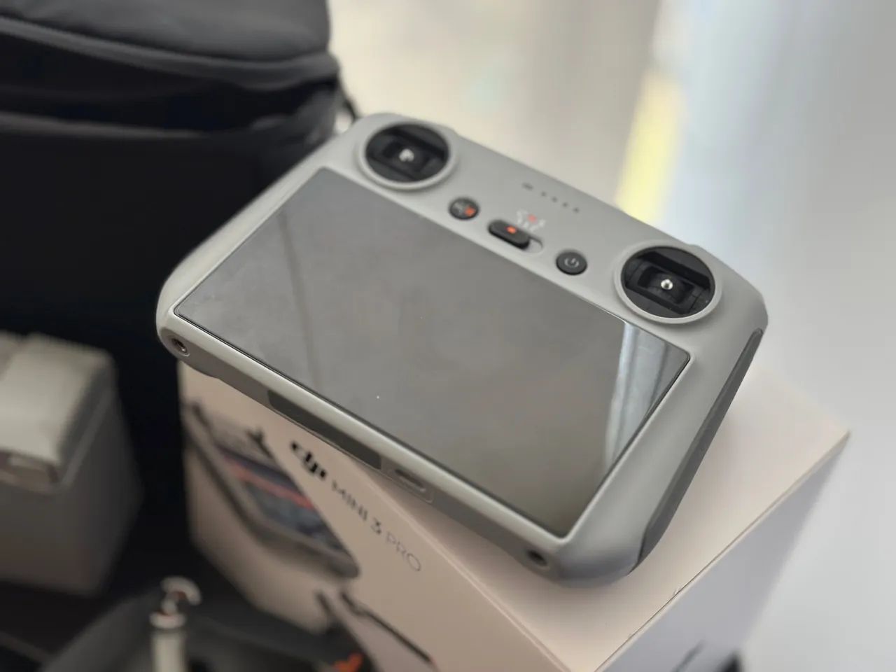 Drone DJI mini 3 PRO (controle com tela) kit fly more - Foto 5