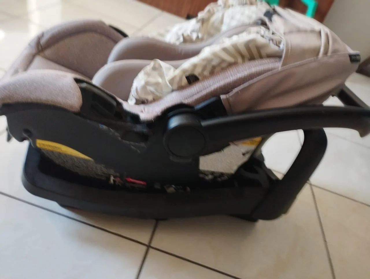 Carrinho de bebê NOVO - nunca usado  - Foto 2