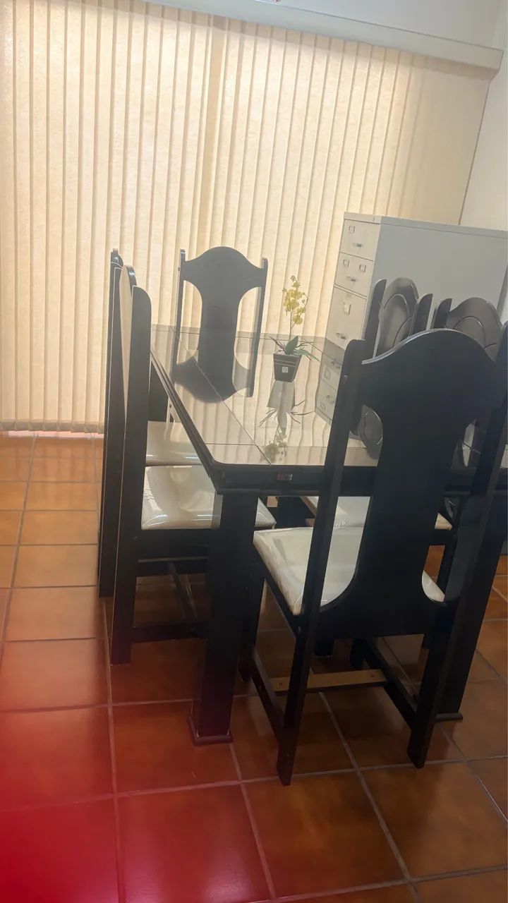 Jogo de mesa e 6 cadeiras - Foto 3