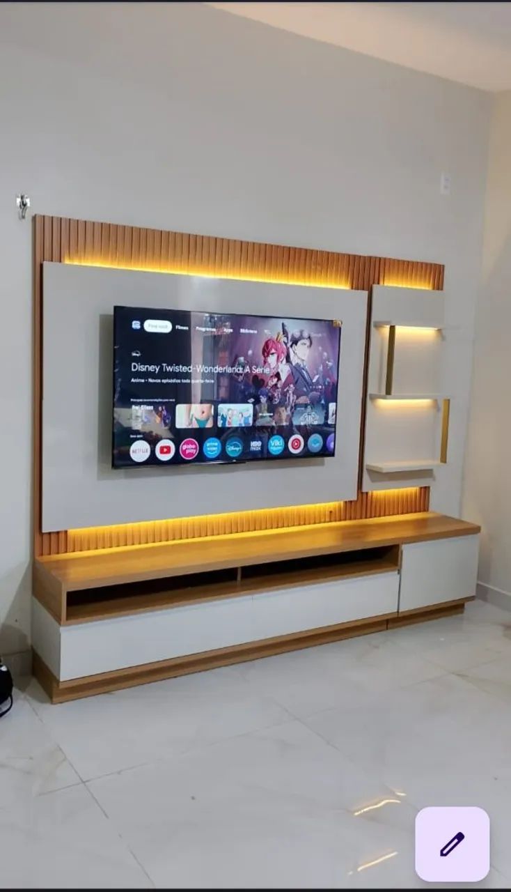 RACK COM PAINEL RIPADO COM LEDS P/TVS ATÉ 70 POL