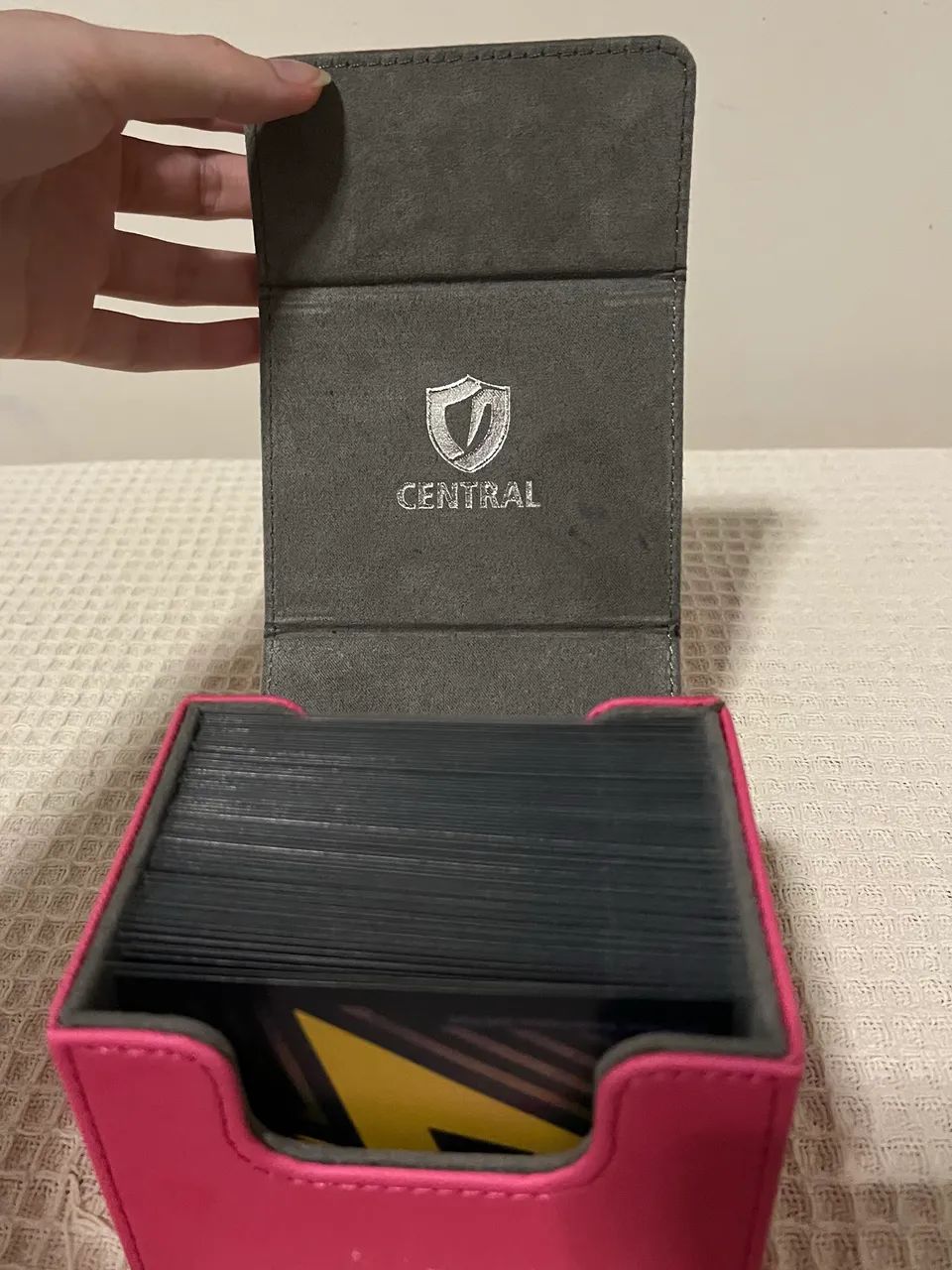 Deck Pokémon TCG Zapdos e Miraidon EX + Deckbox Central + Inner e Outer Sleeves - Foto 4