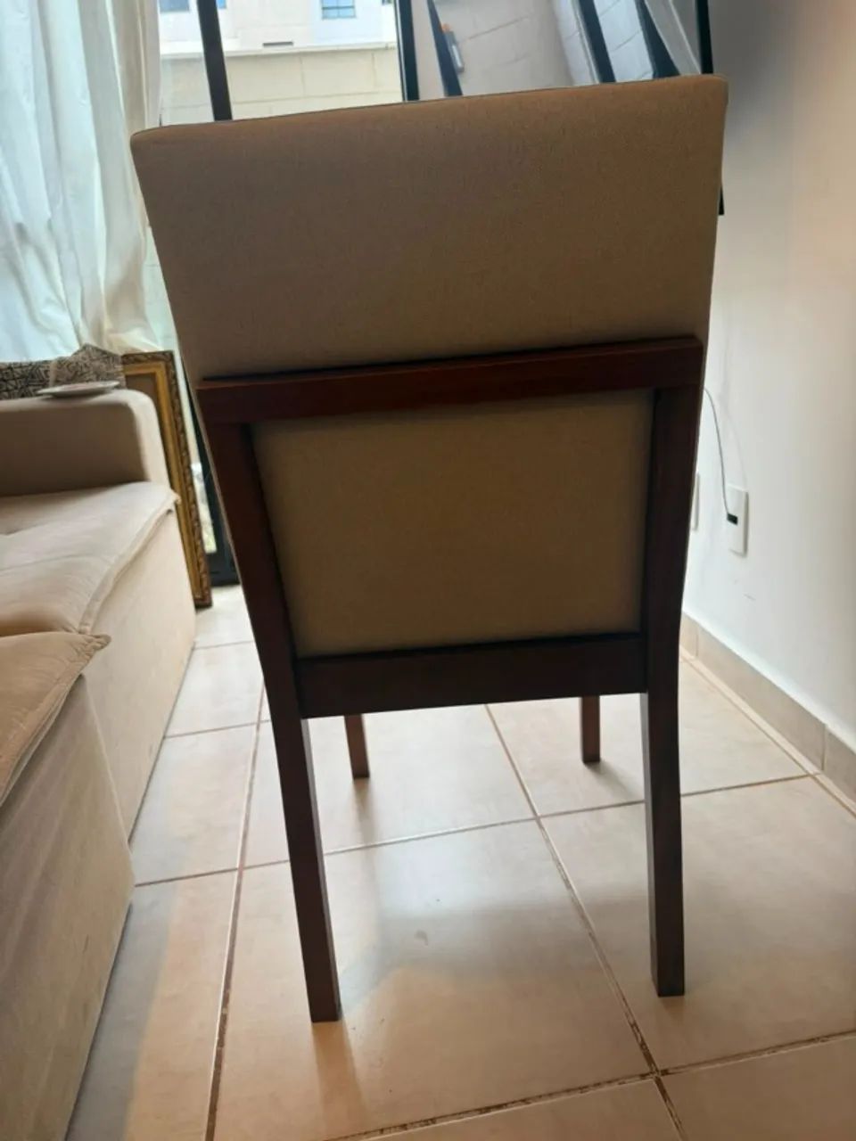 Mesa de jantar moderna em excelente estado! - Foto 2