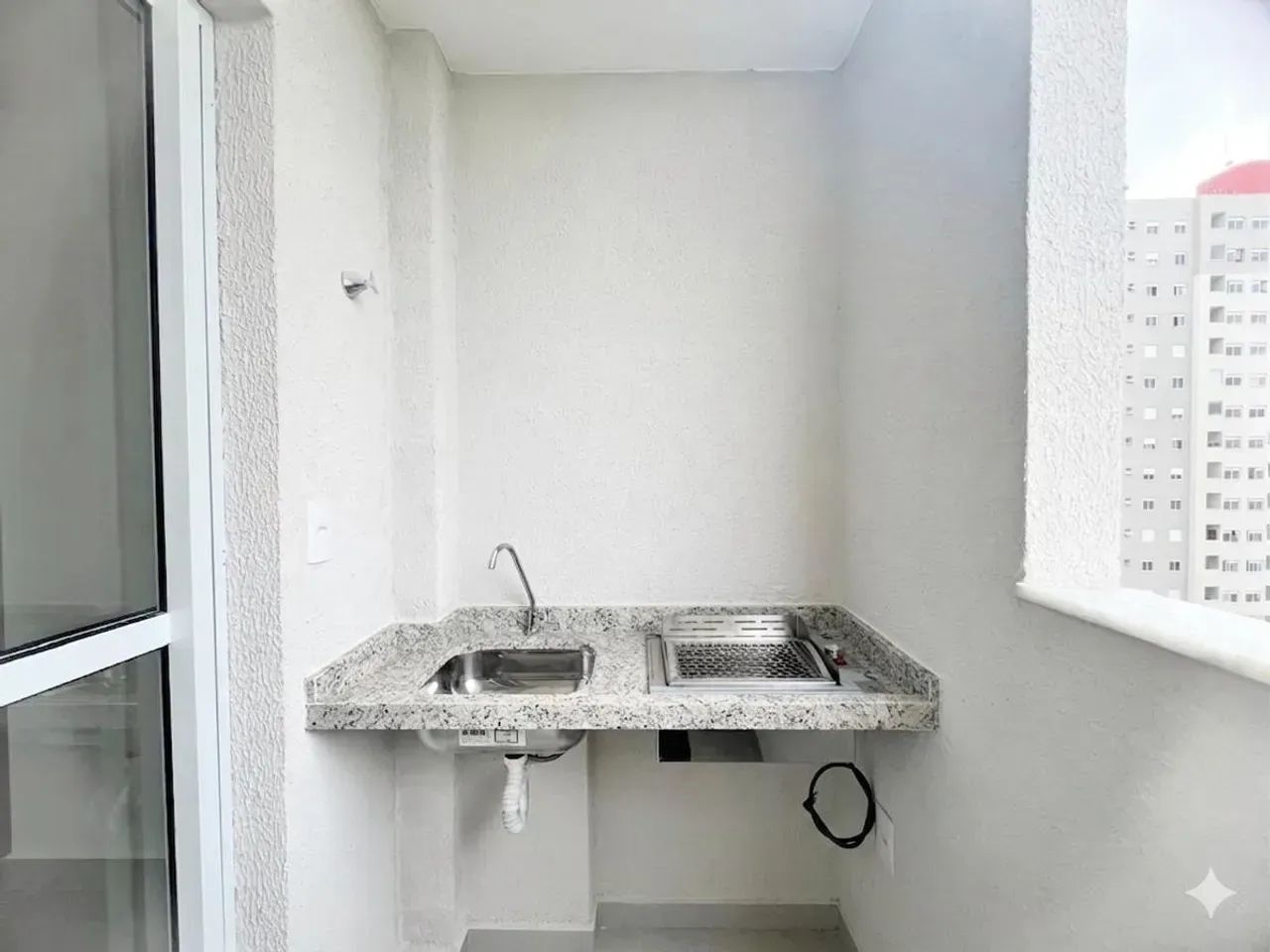 Locação no Flamboyant: Mobiliado com Planejados e Sacada com Gourmet - Foto 4