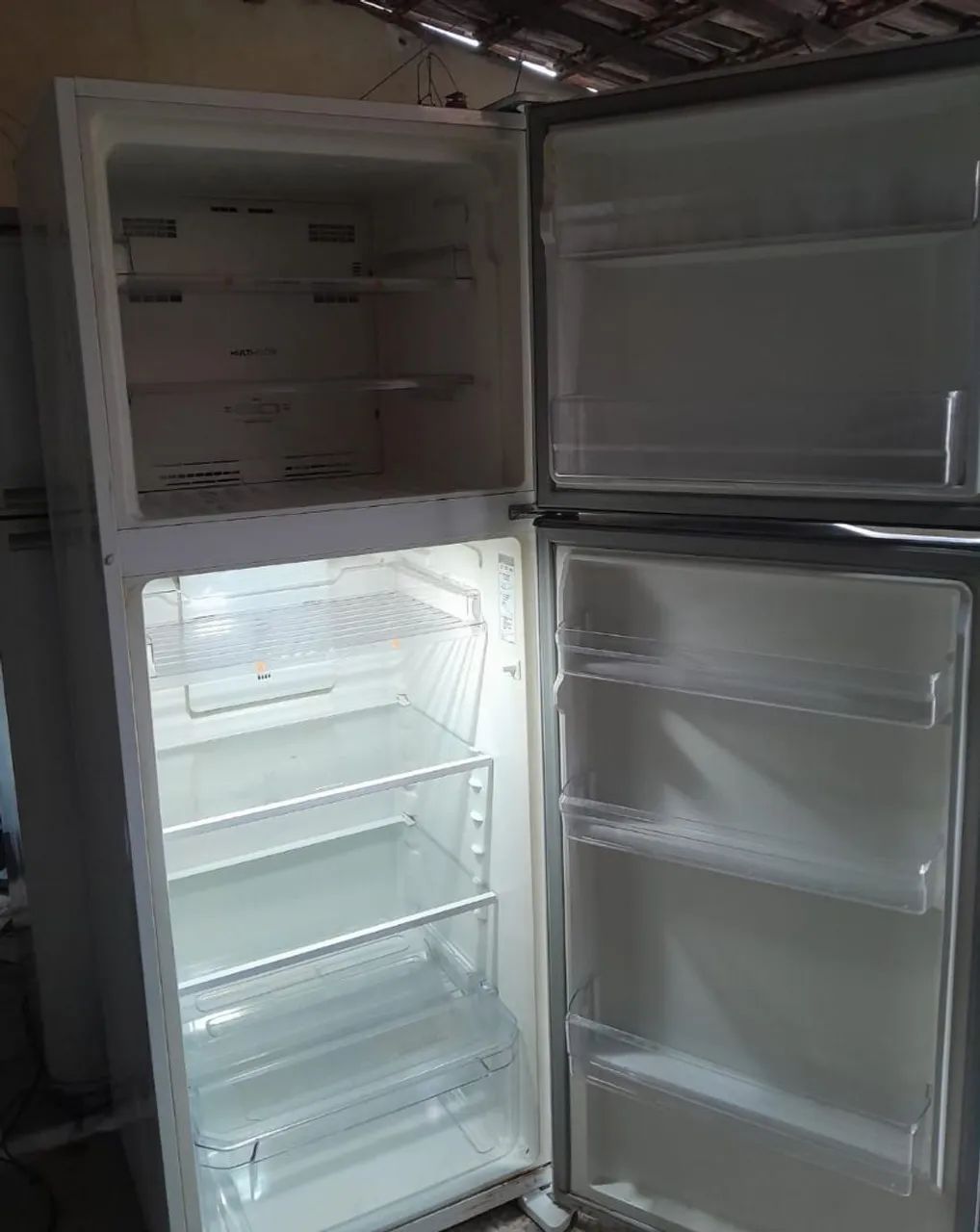 Vendo geladeira funcionando perdeitamente  - Foto 4