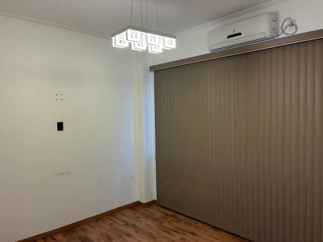 SALA COMERCIAL EM OLARIA - VENDA