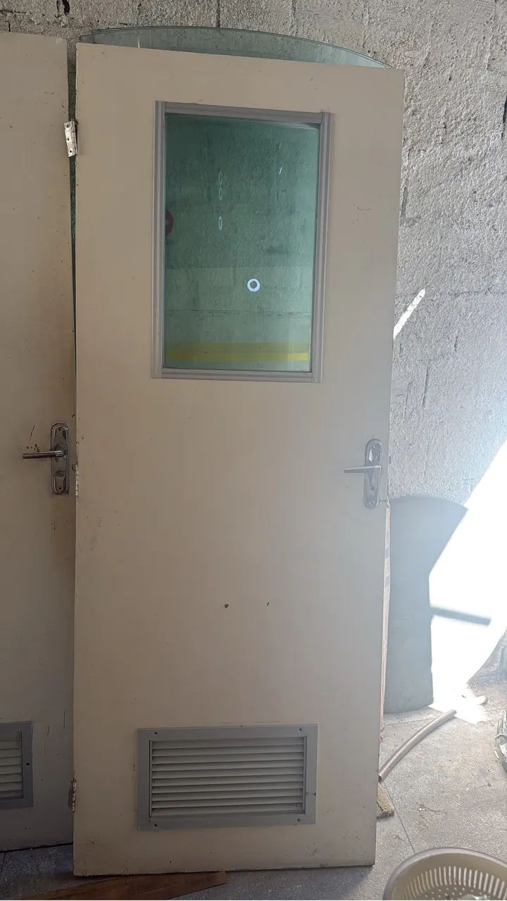PORTA COM VISOR 0,80 x 2.10