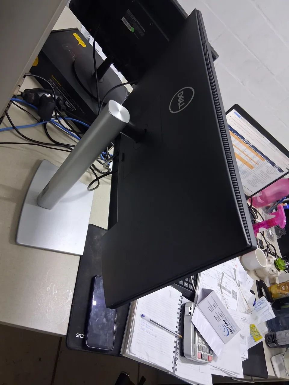 Monitor Dell Usb-c Hub 23,8 P2422he Preto/prata - Foto 3