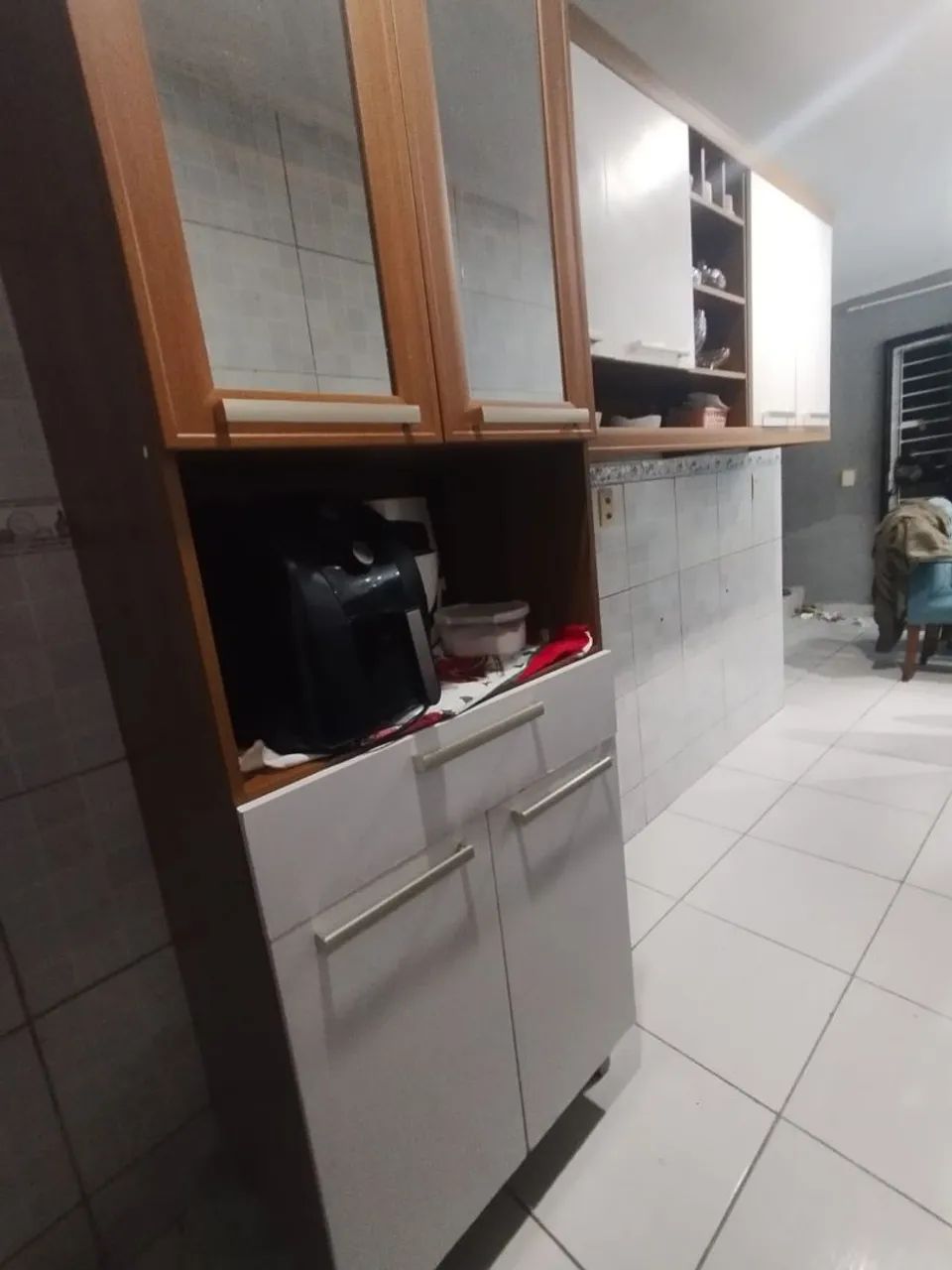 Armário seminovo na cor marrom 