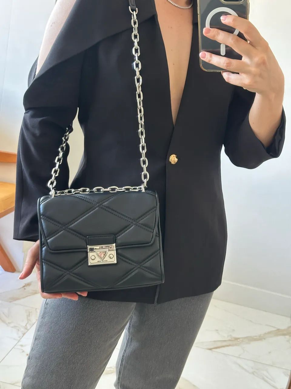 Bolsa Michael Kors Serena original preta couro alça corrente - Foto 4