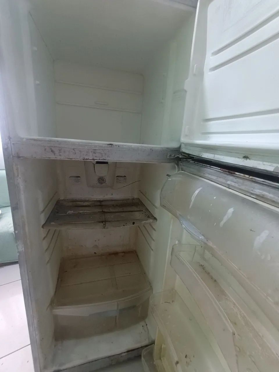 Geladeira antiga para vender logo  - Foto 4