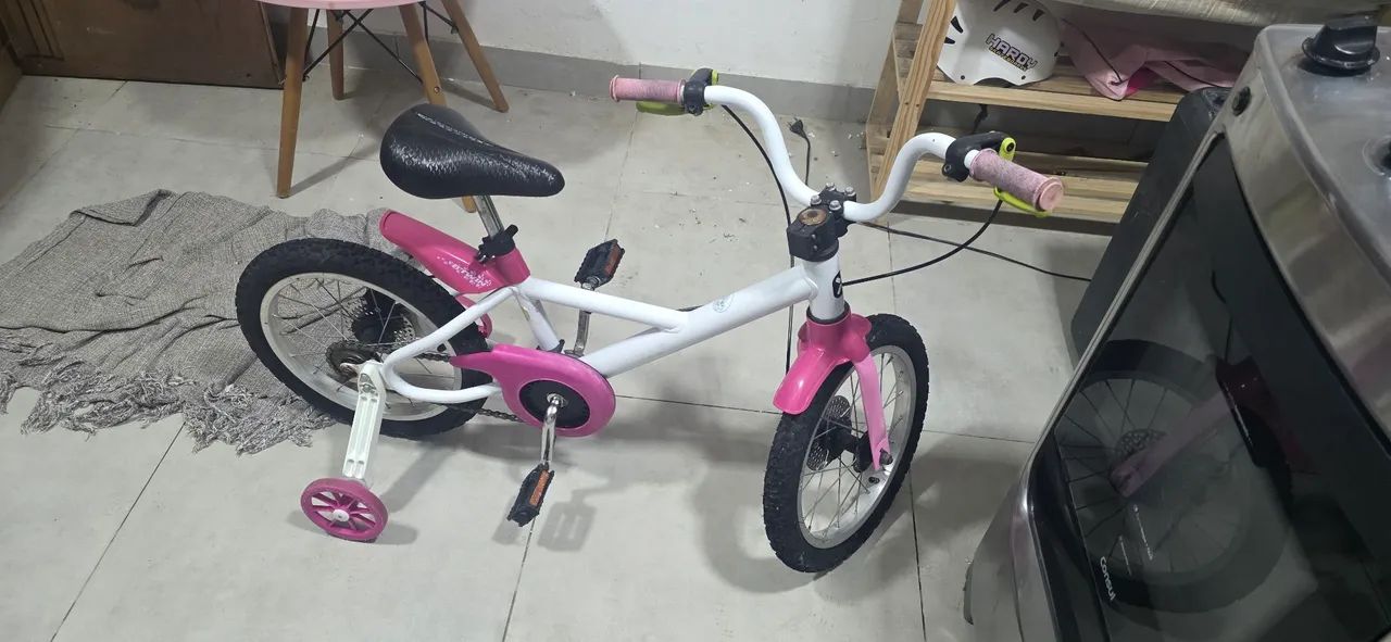 bicicleta infantil Btwin aro 16  branco e rosa - Foto 2