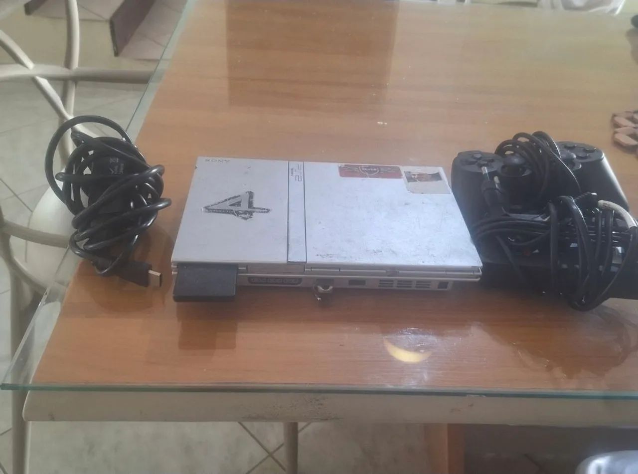 Play station  2 Desbloqueado com memory card.