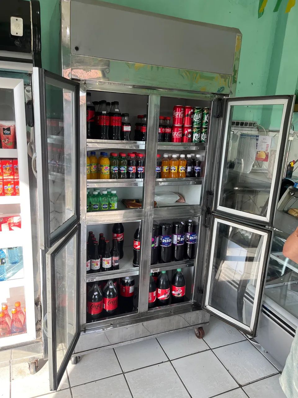 Expositor de bebidas 4 portas - Foto 3