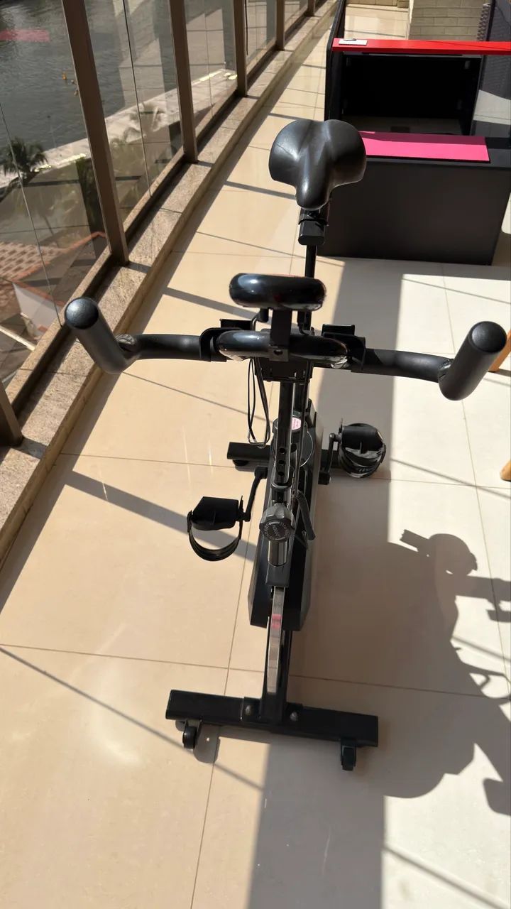 VENDO UMA BICICLETA ERGOMÉTRICA SEMI-NOVA - Foto 2