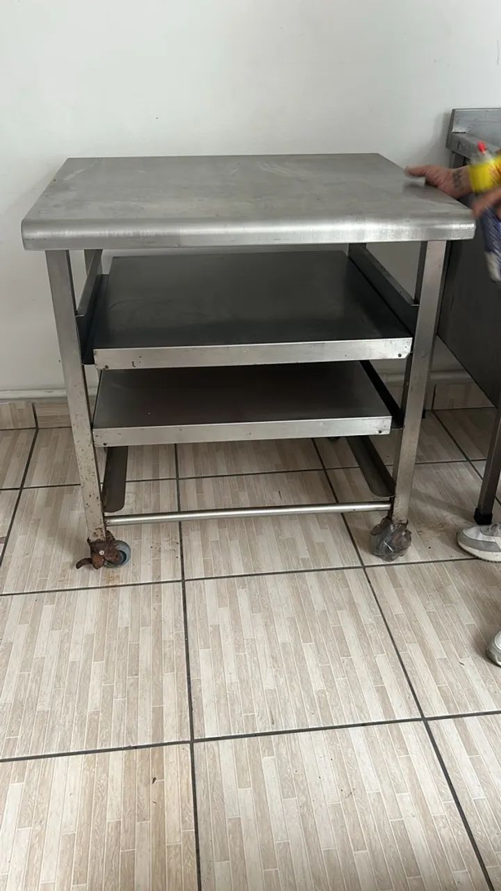 Balcão em inox com 3 prateleiras  - Foto 2