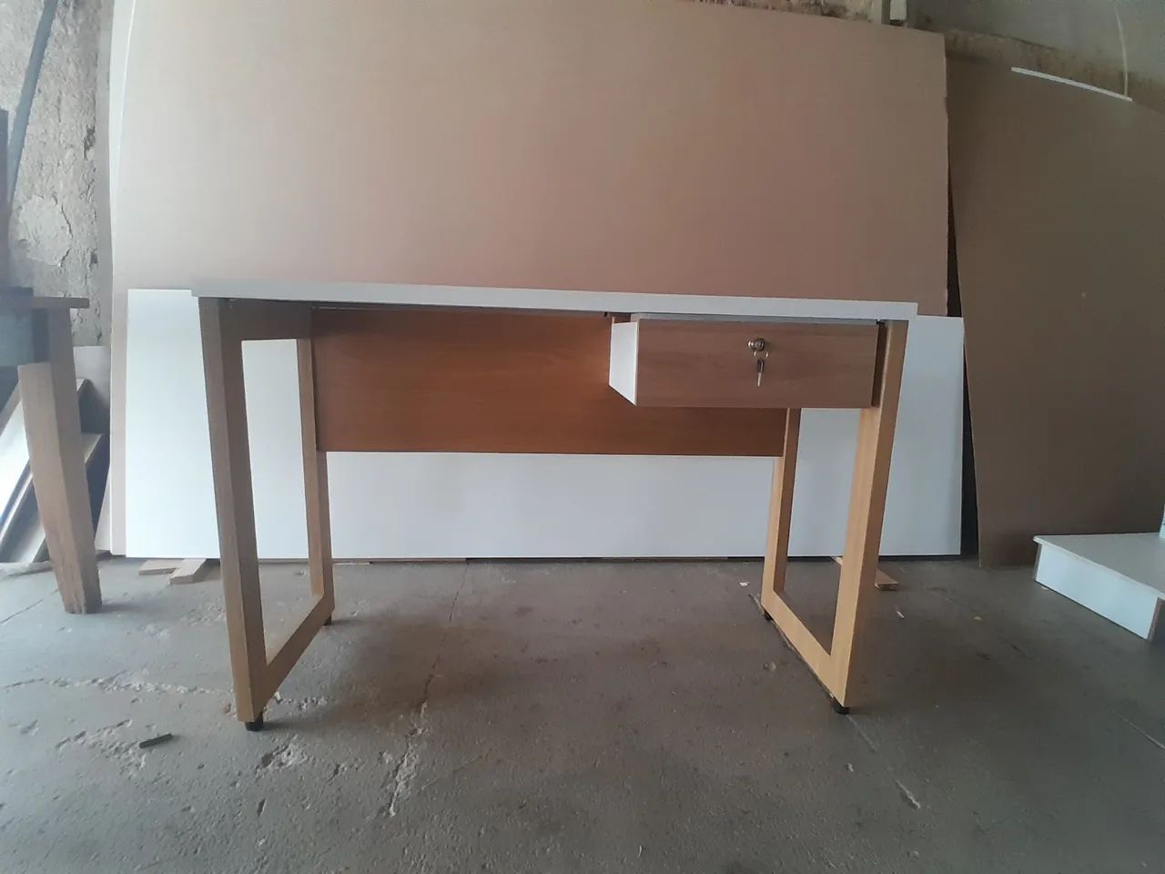 mesa de mdf 100% com gaveta