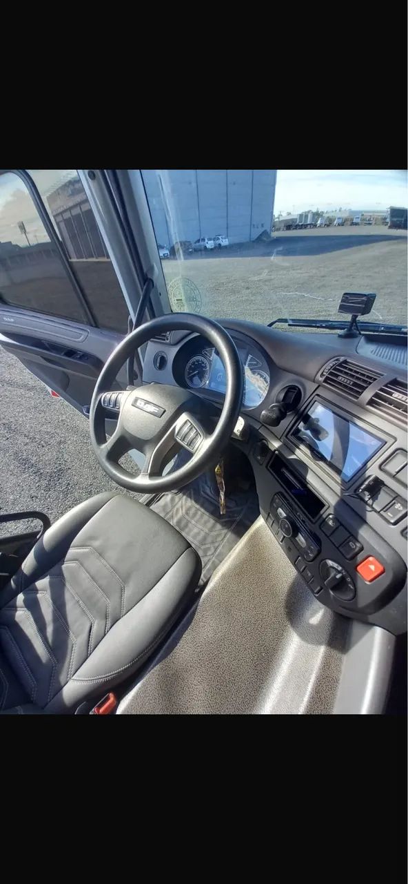 DAF CF 310 6x2 Baú Lonado 2023/2024 - Foto 4