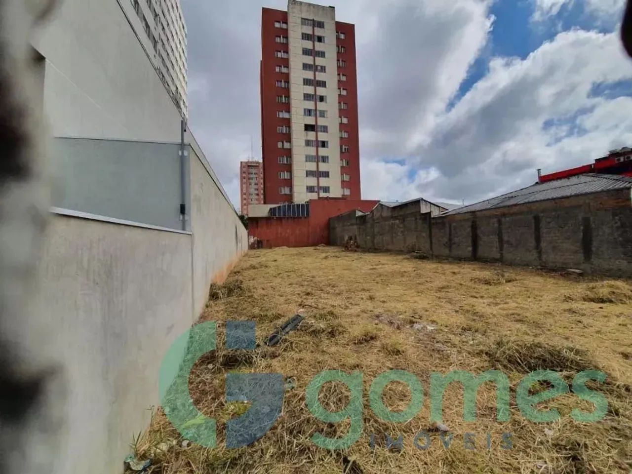 Terreno/Área à venda com 444m² no Pinheirinho