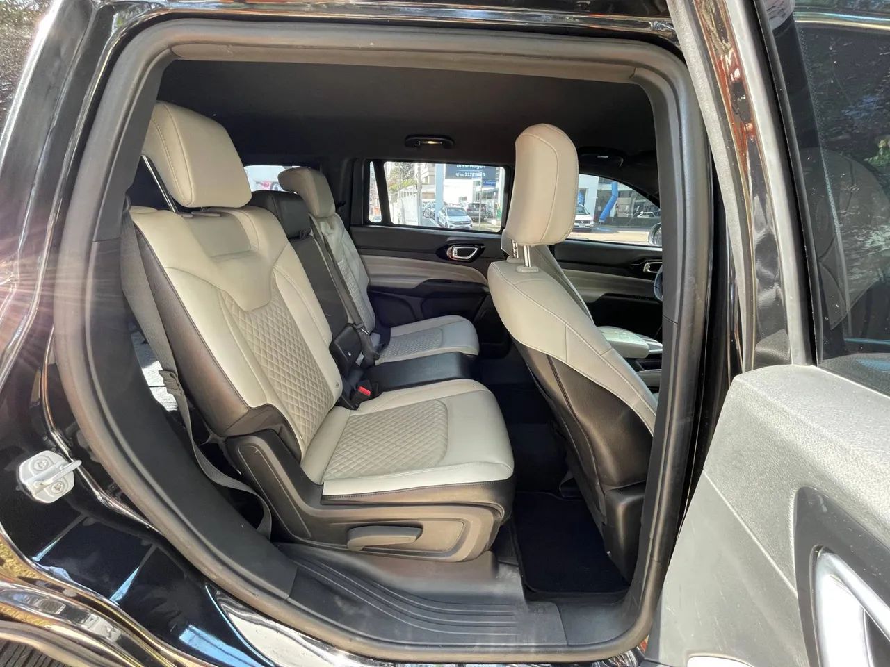 Jeep Commander Limited T270 1.3 TB Flex Aut., foto 10 de 20