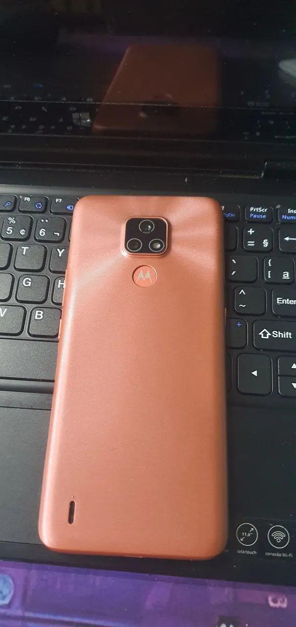 Motorola E7 