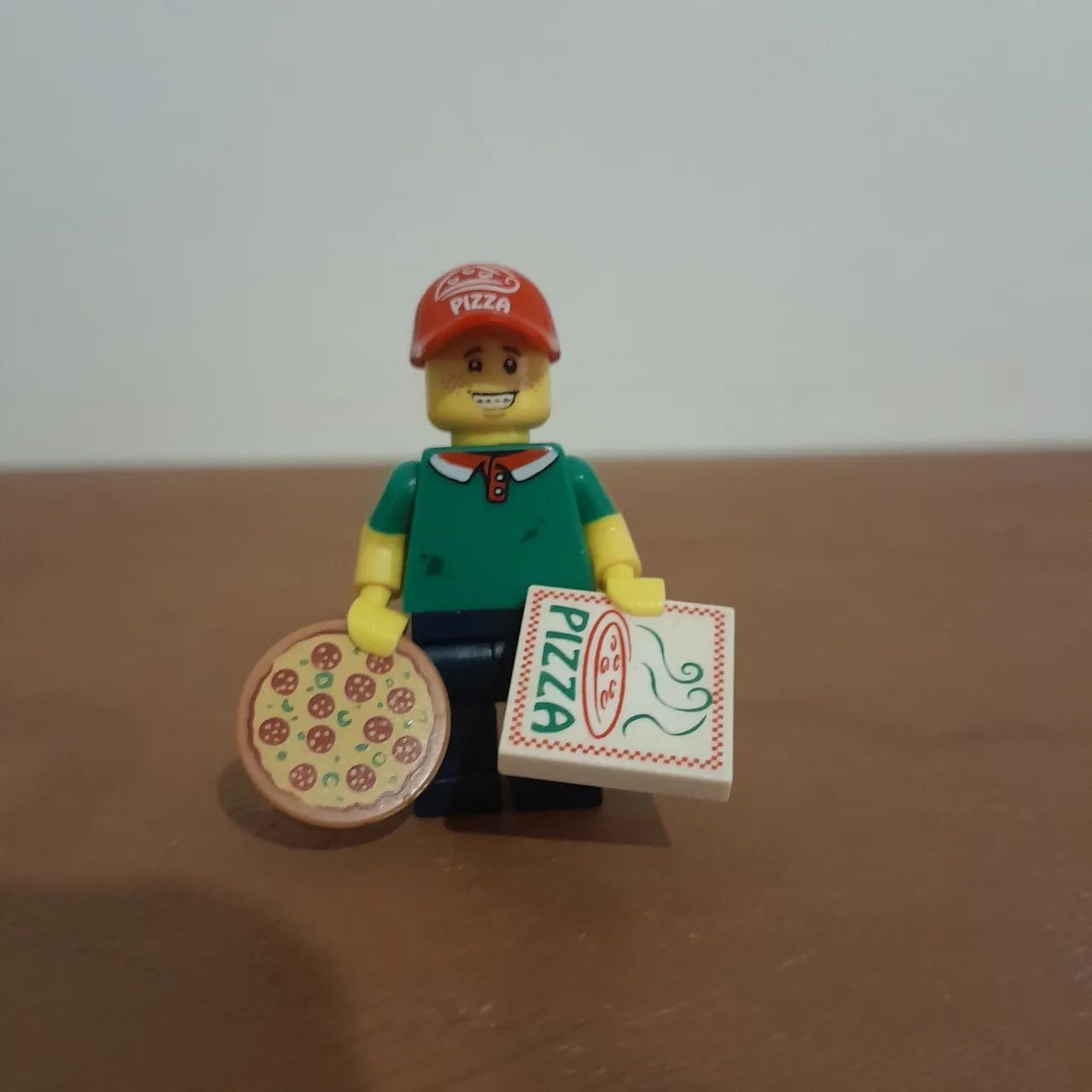 lego original pizza guy minifigure