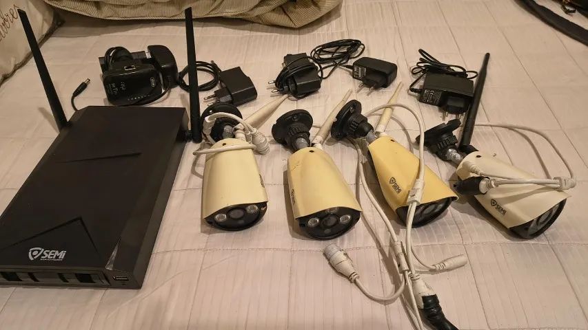 Kit NVR Semi SC9224 com 4 câmeras WiFi + fontes