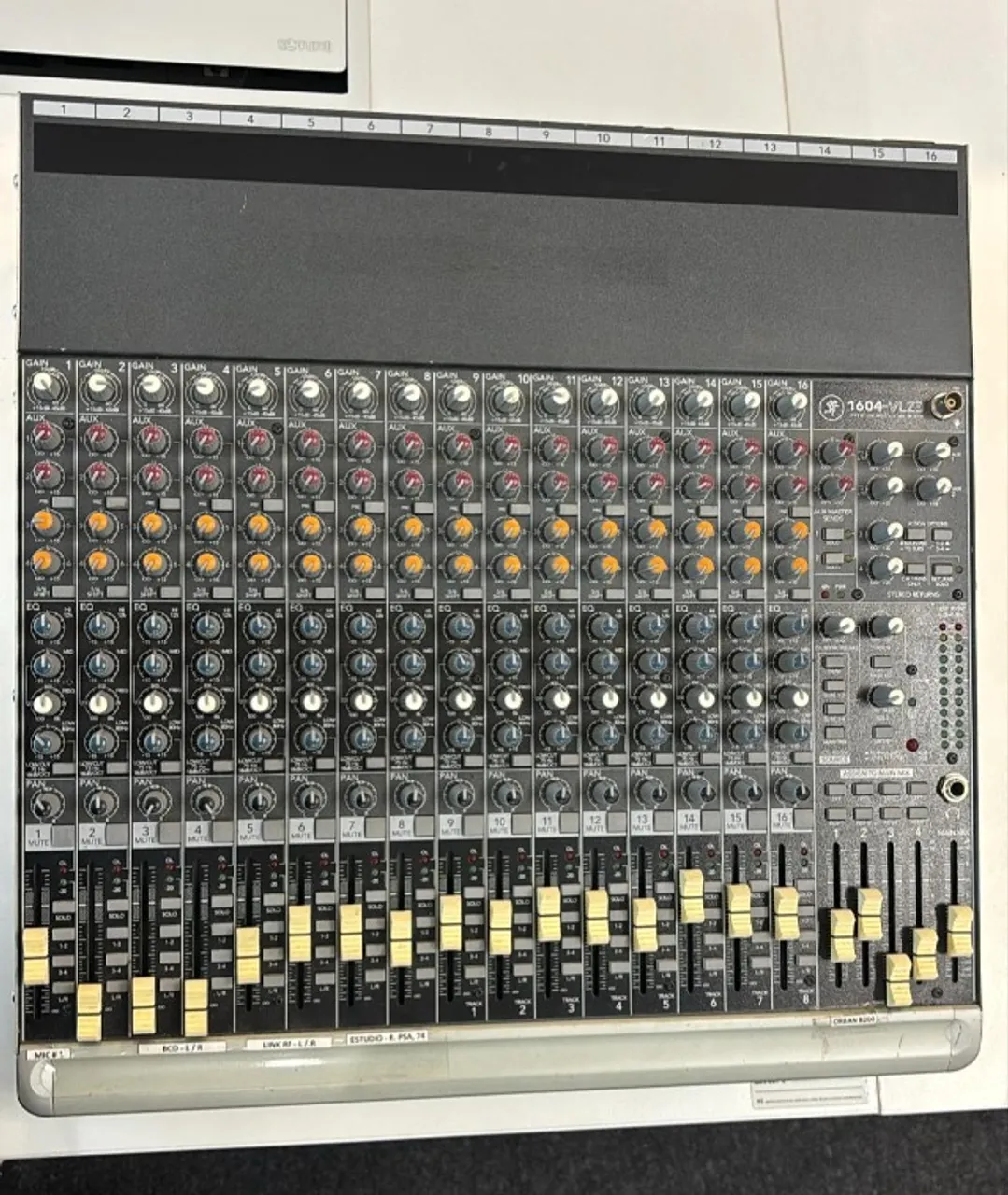 Mesa Mackie ProFx12 v2 - Instrumentos musicais - Vila Curuçá