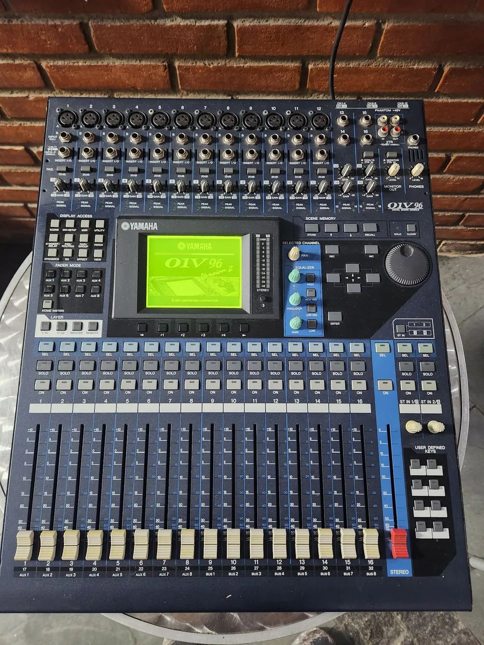 Mesa de som yamaha digital 01v96 top
