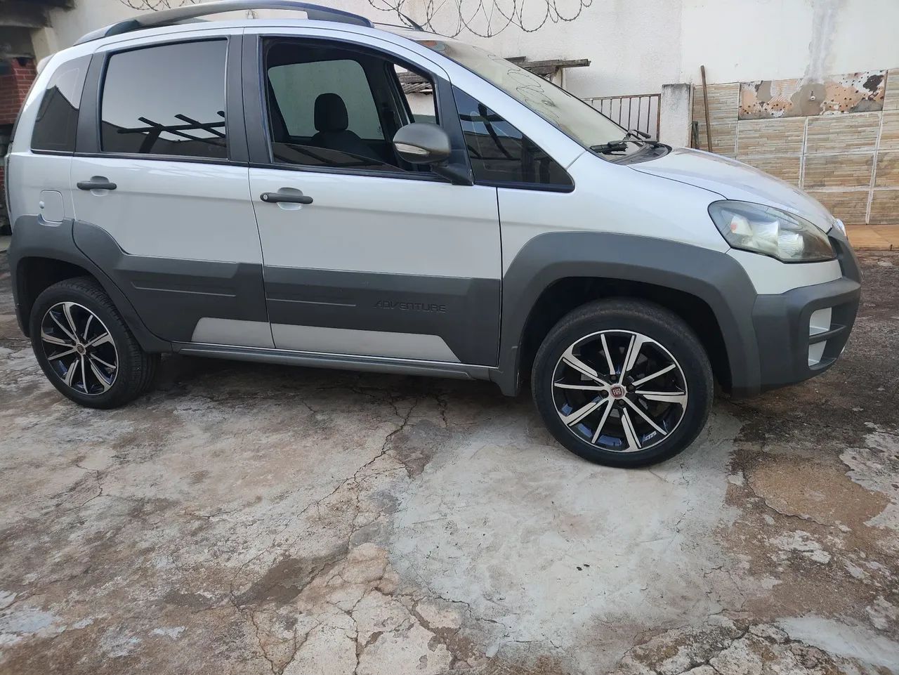 Fiat Idea Adv./ Adv.lock.dualogic 1.8 Flex 5P 2015 - Foto 4