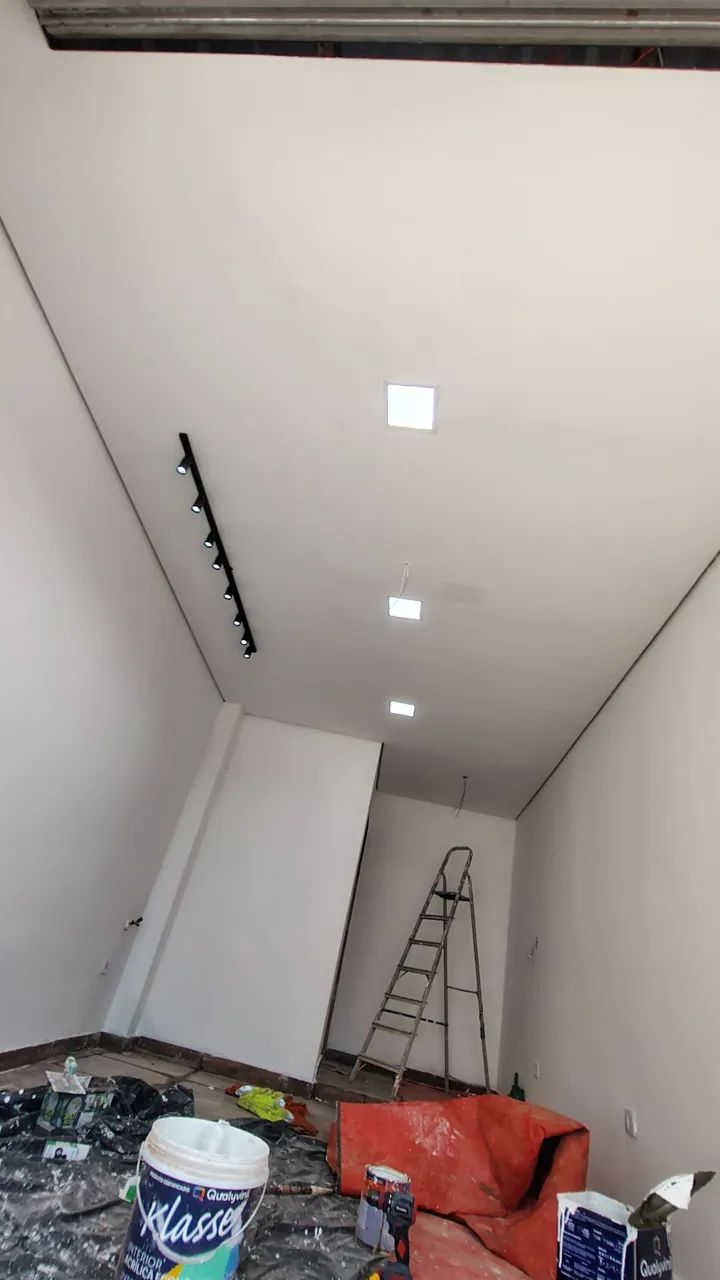 Forro e divisórias em Drywall. Pintora e iluminação 