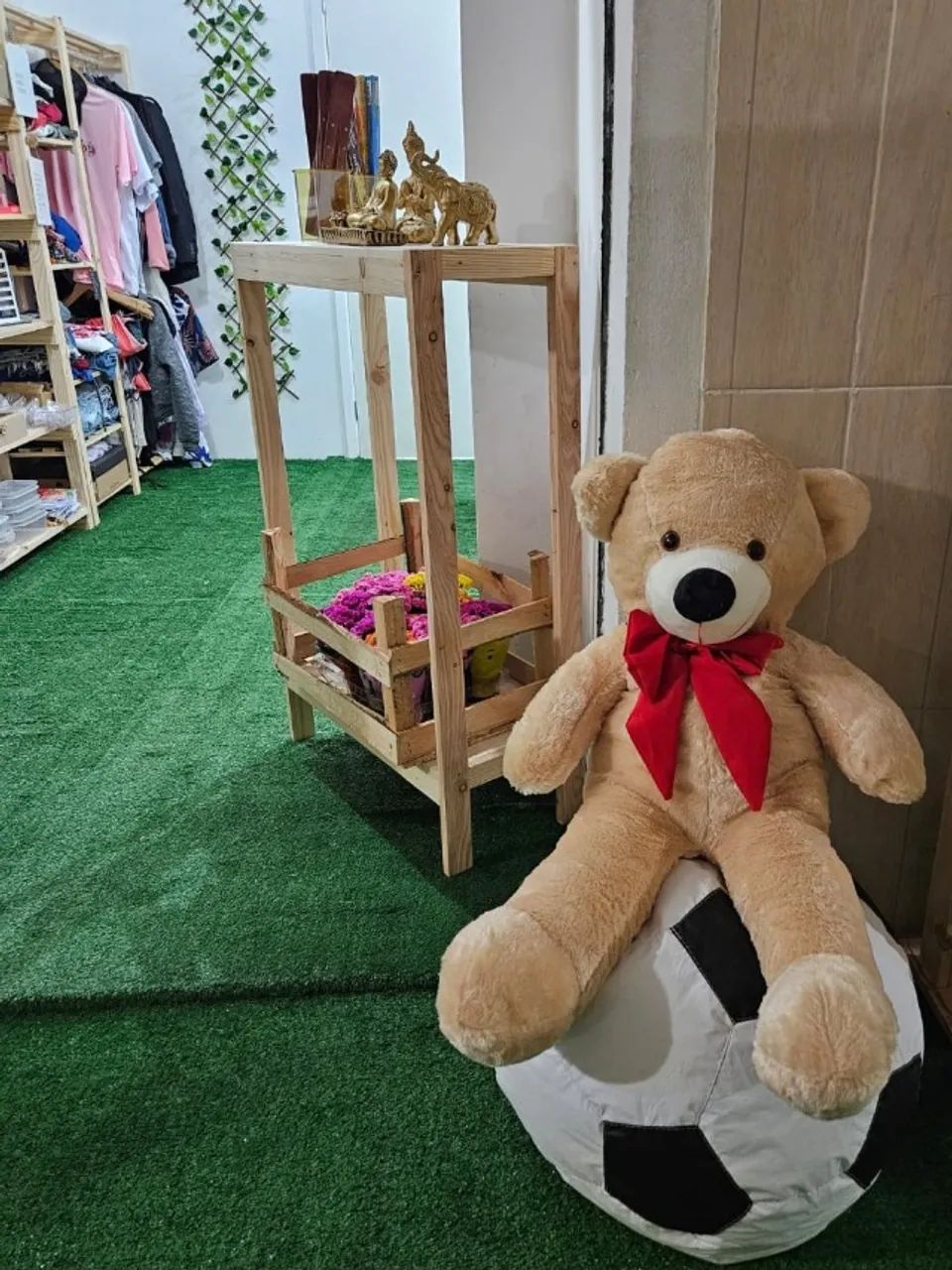 Mesas, cadeiras, pufes e decoração - Foto 2