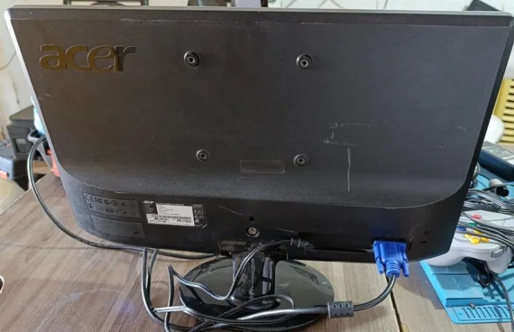Monitor Acer LCD VGA 18,1 polegadas S181ML - Foto 3