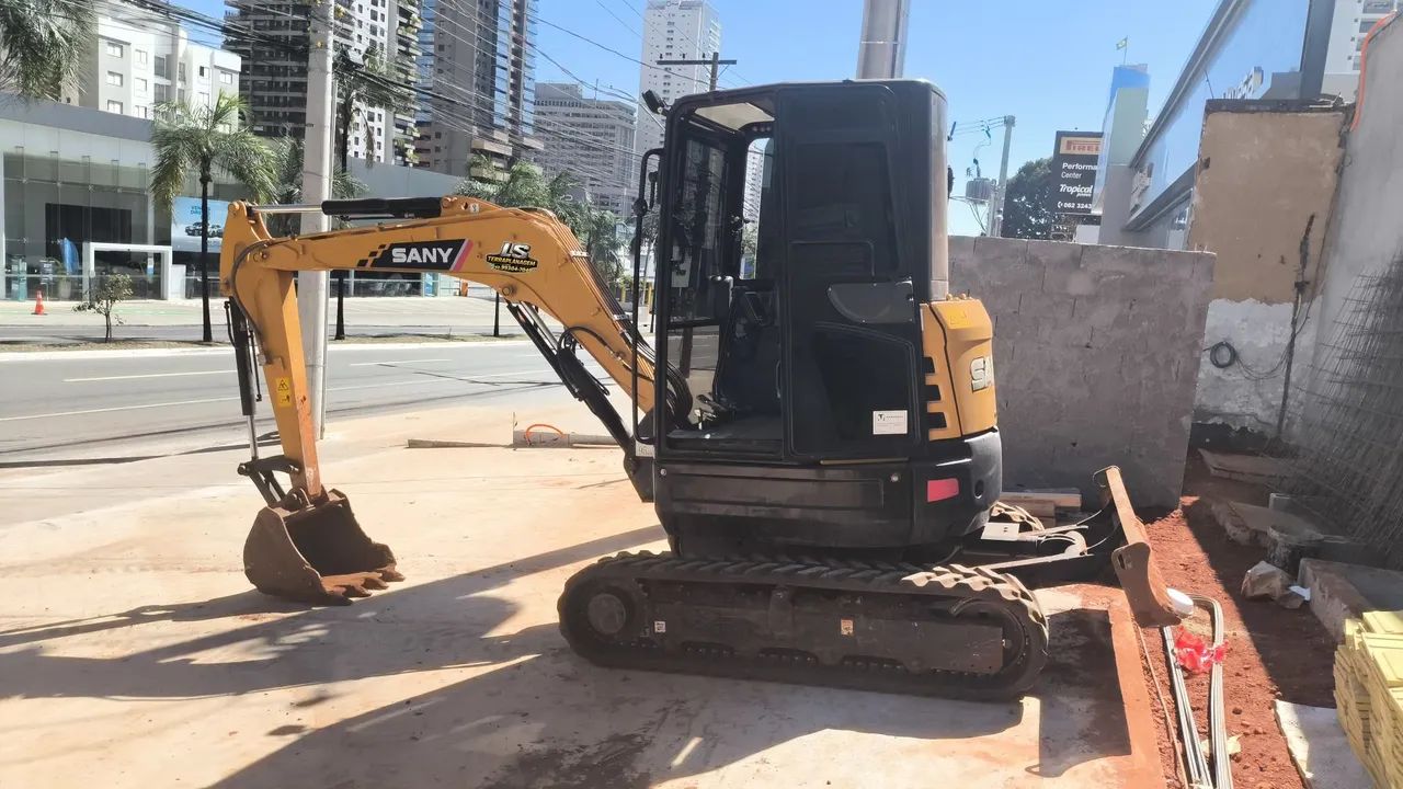 Máquinas disponíveis para locação e serviço de terraplanagem  - Foto 5