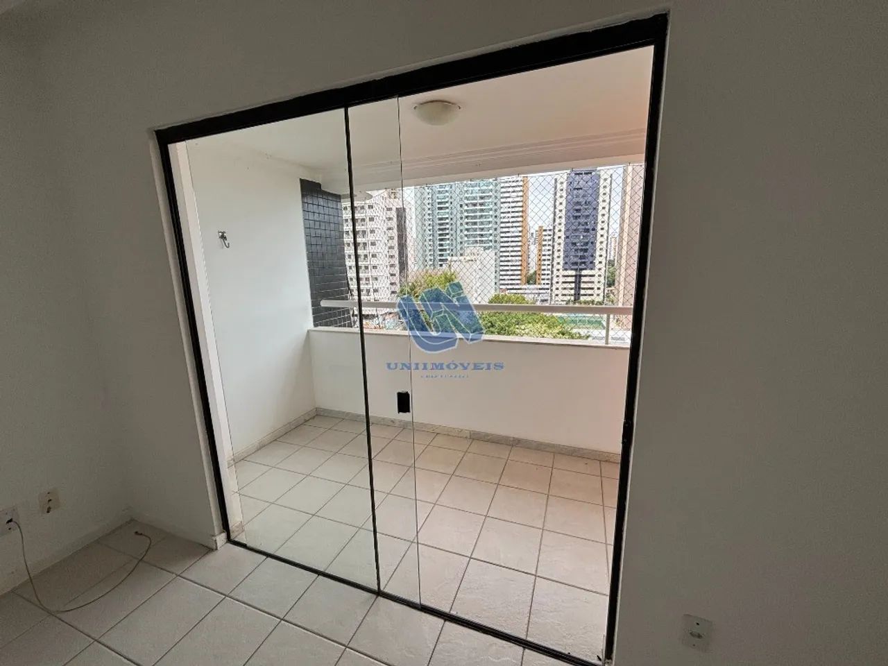 Apartamento quarto e sala com varanda 50m2 no Caminho das Arvores - Foto 6