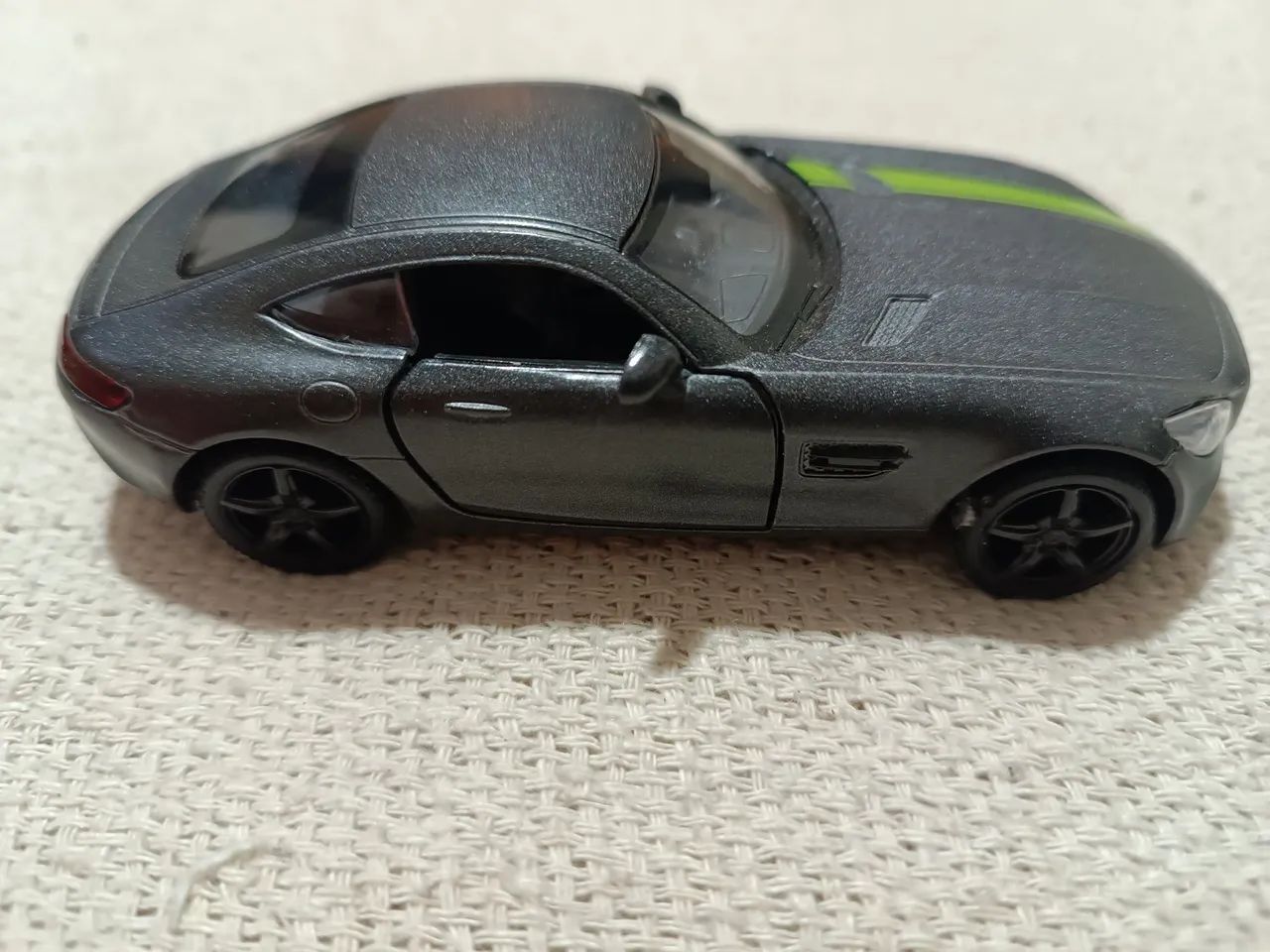 Miniatura Mercedes AMG GTS escala 1/32 - Foto 2