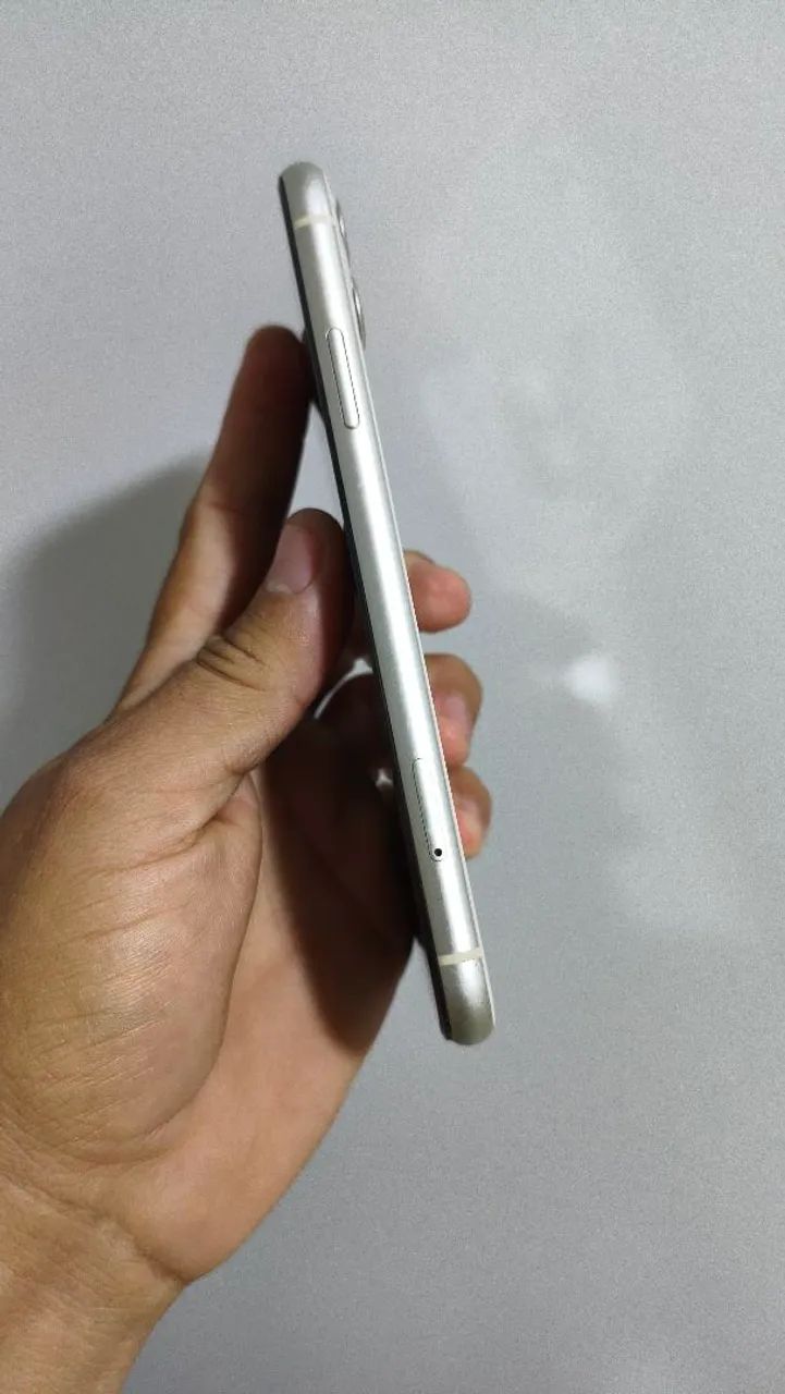 iPhone 11 64 GB bateria 94% impecável  - Foto 3
