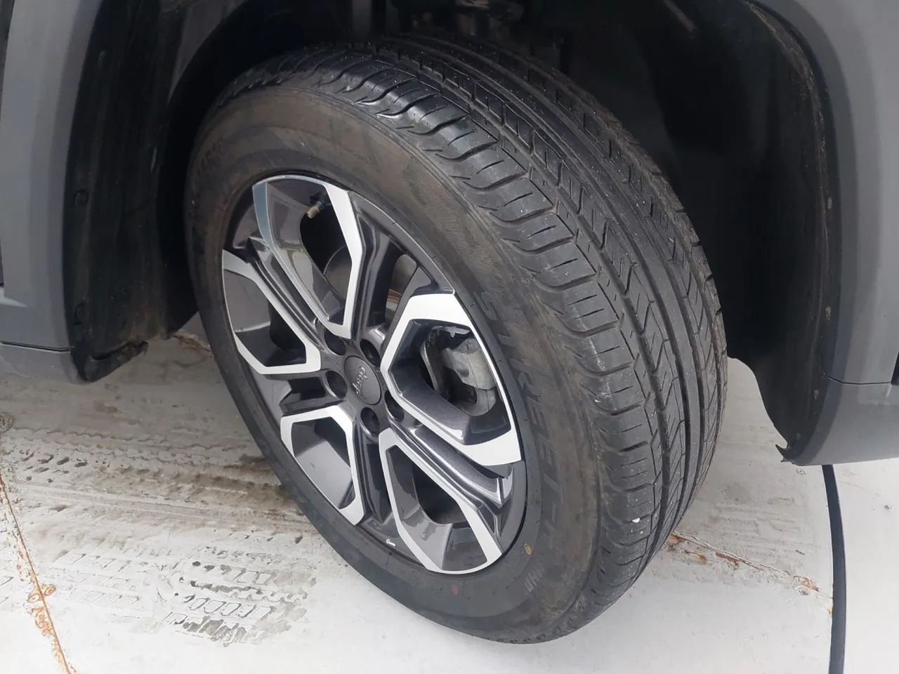Jeep Commander Limited T270 1.3 TB Flex Aut., foto 13 de 18