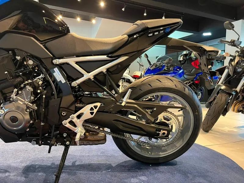 GSX-8S Gsx-8s 2027 - 1527338878 | OLX