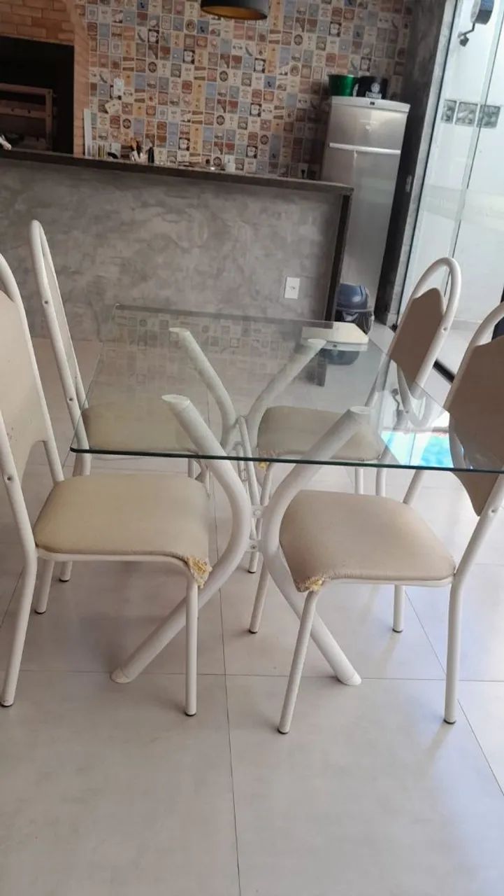 VENDA DE MESA DE VIDRO COM CADEIRAS - Foto 2