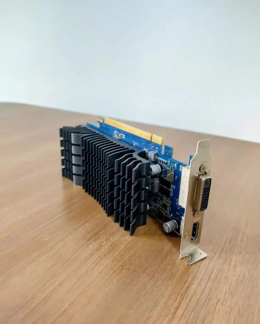 GT 1030 2gb ddr5 - Foto 4