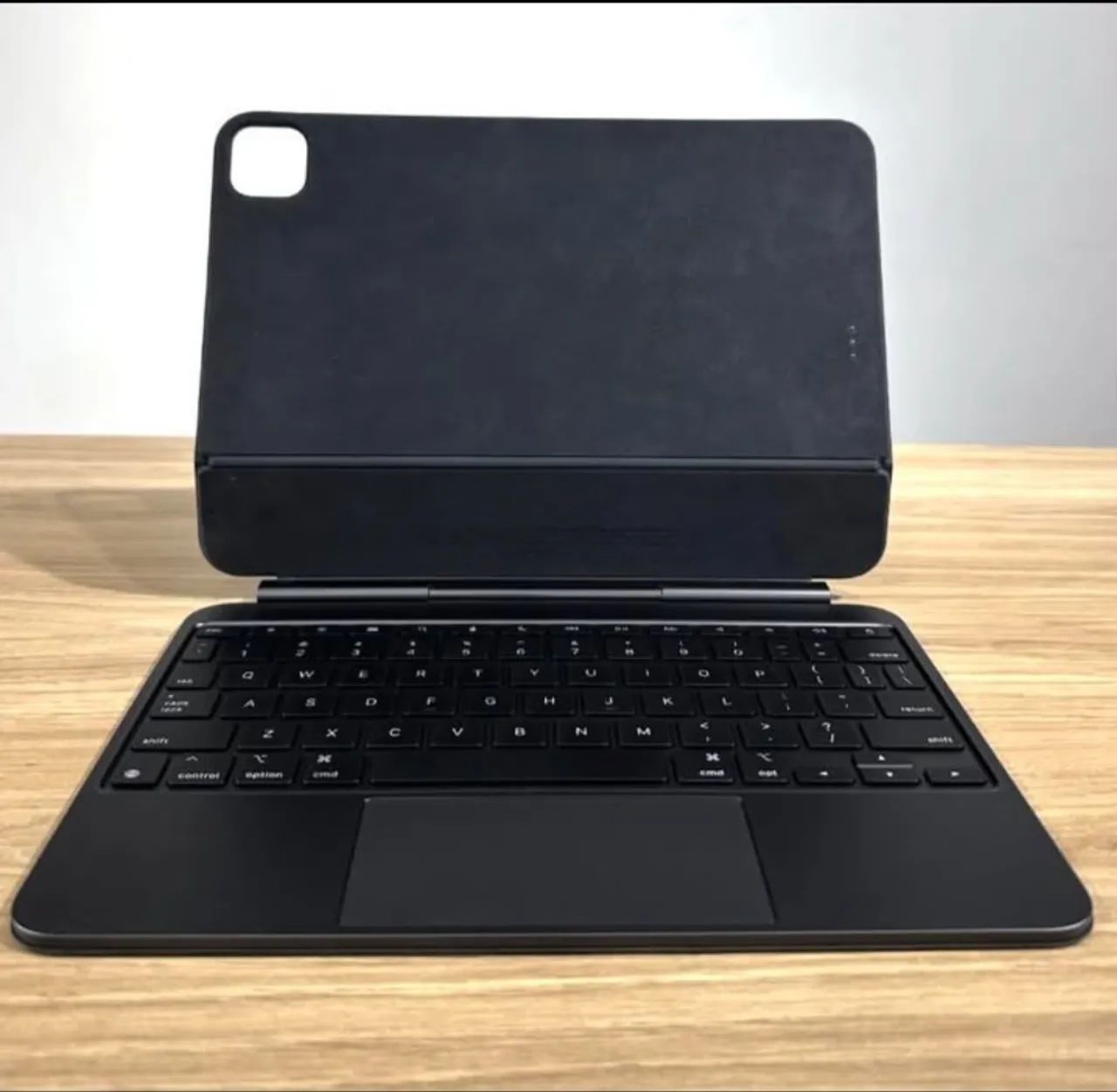 IPAD PRO 11" (GERAÇÃO M4) + MAGIC KEYBOARD - Foto 3