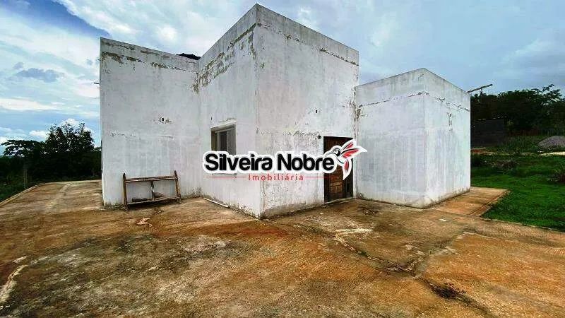 Casa exclusiva à venda com 4 quartos, 3 suítes e terreno de 20.000 m² - Foto 2