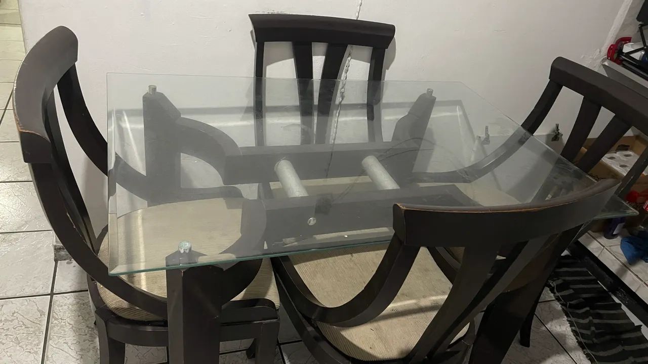 Mesa Jacaúna 4 cadeiras em pura madeira  - Foto 4